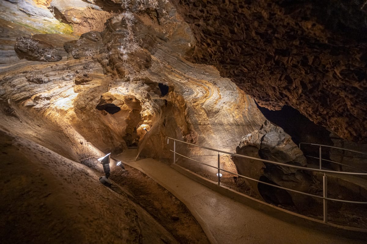 Ochtinská aragonitová jaskyňa